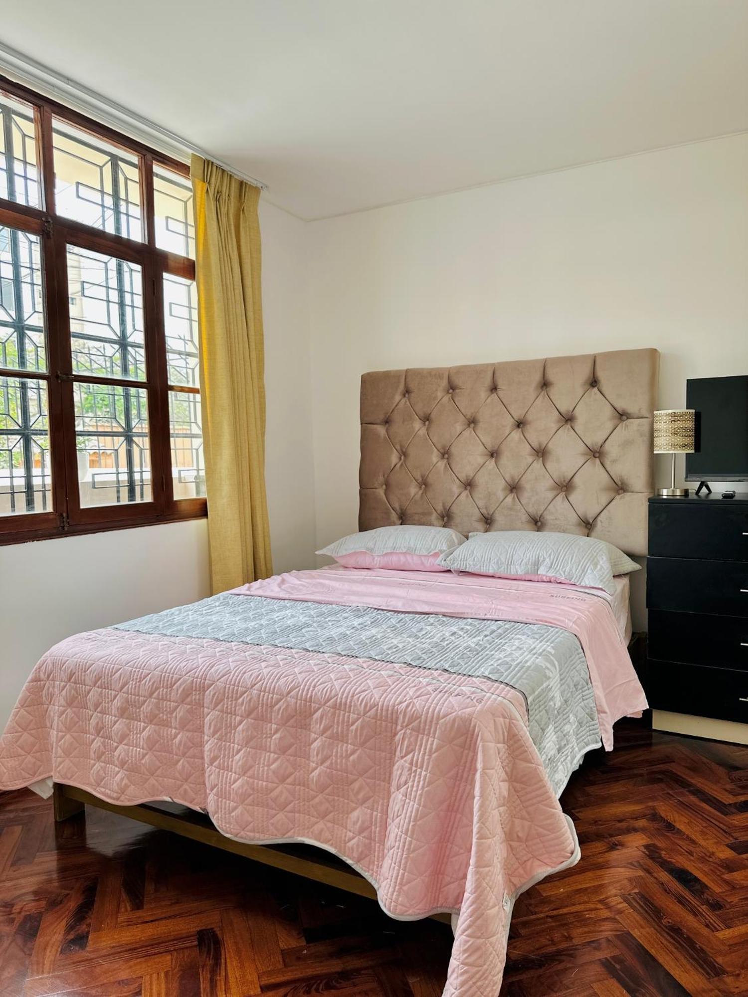 Privatunterkunft Casa Jesus Maria - Zona Residencial *